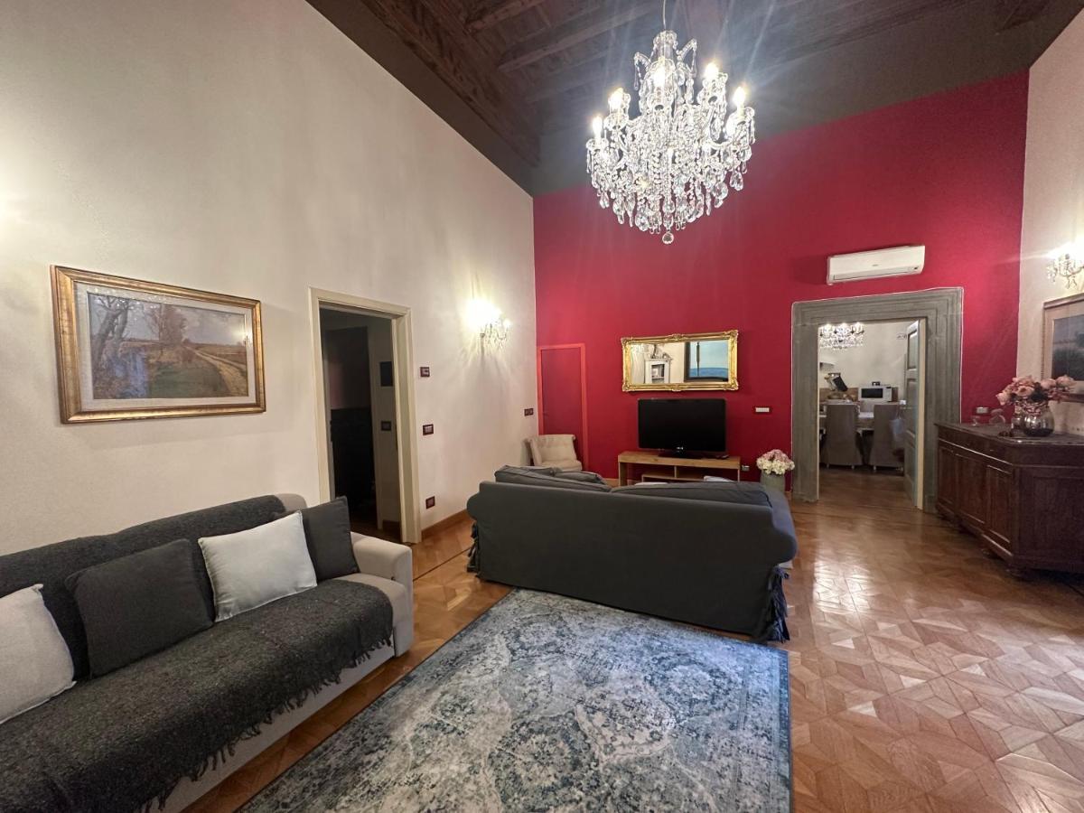 In Centro Lovely Home Lucca Luaran gambar